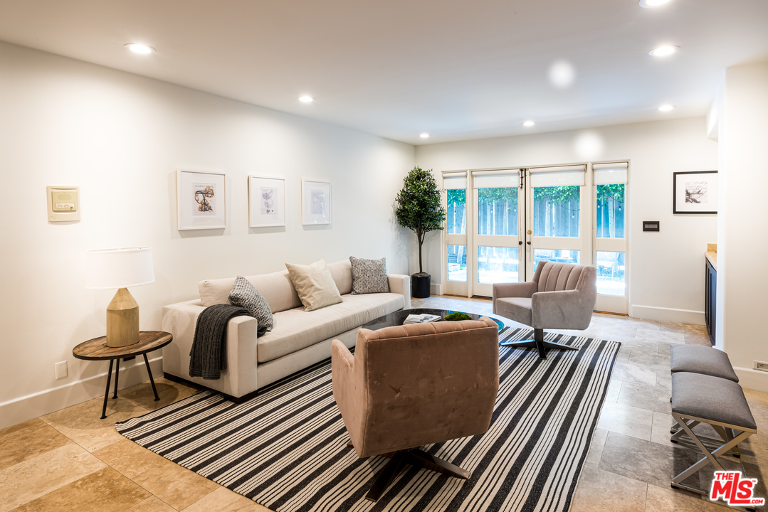 3807 Vía Dolce Marina del Rey, CA 90292 - Photo 6 of 37