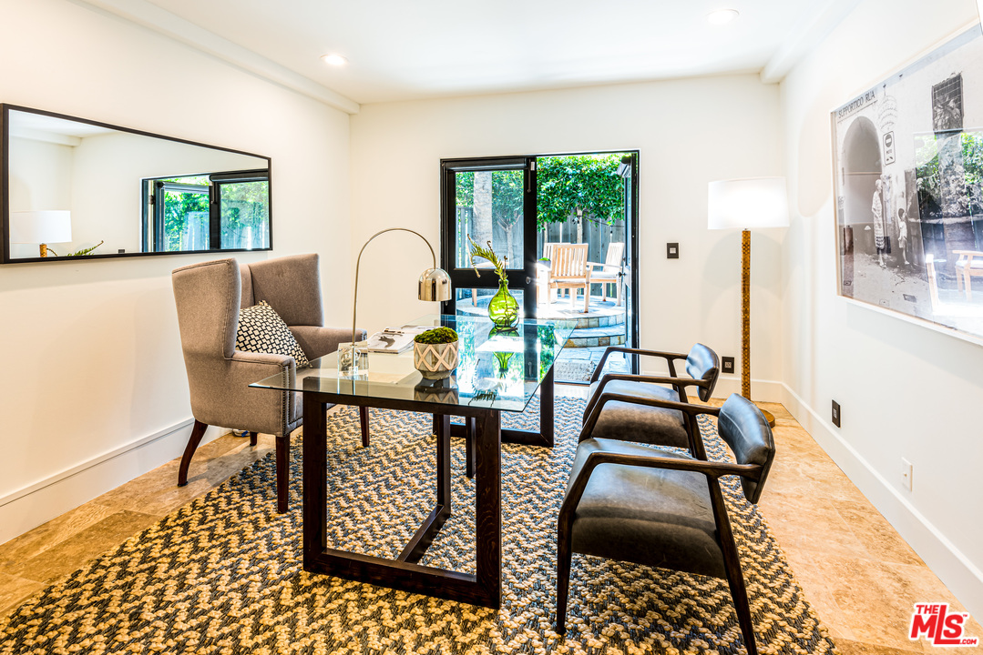 3807 Vía Dolce Marina del Rey, CA 90292 - Photo 7 of 37