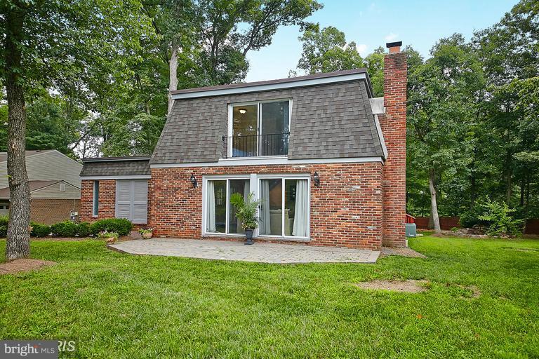 11202 Wedge Drive Reston, VA 20190 - Photo 1 of 27 Exterior (Front)