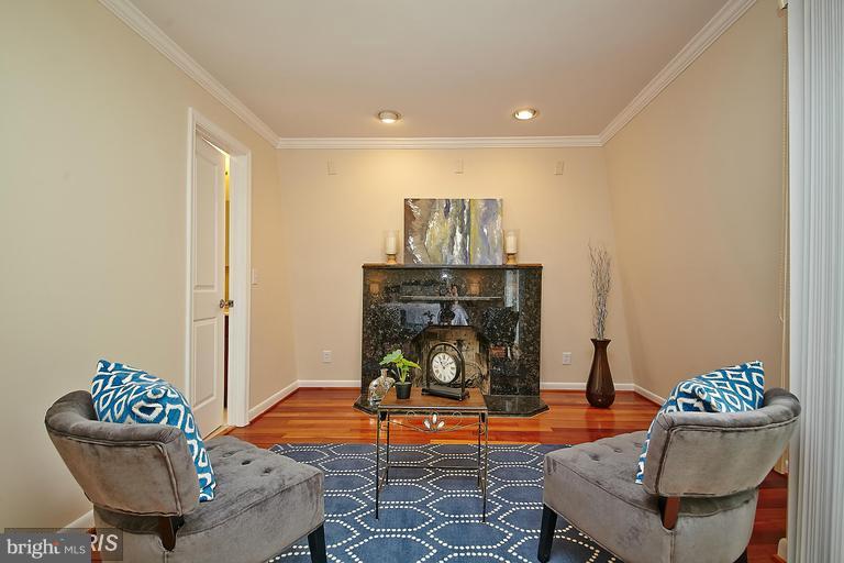 11202 Wedge Drive Reston, VA 20190 - Photo 12 of 27 Bedroom (Master)