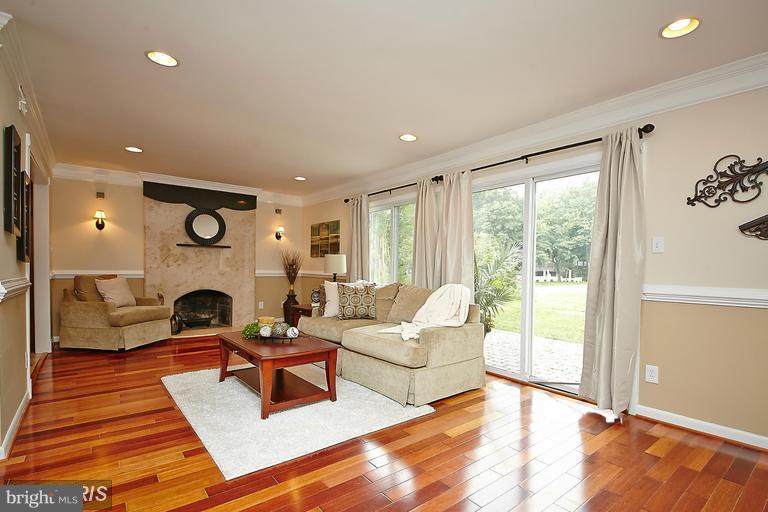 11202 Wedge Drive Reston, VA 20190 - Photo 3 of 27 Interior (General)