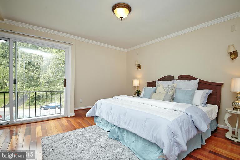 11202 Wedge Drive Reston, VA 20190 - Photo 10 of 27 Bedroom (Master)