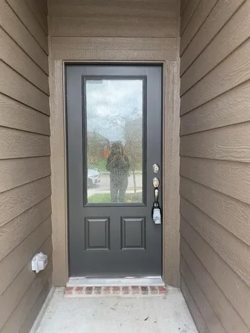 a view of entrance door of the house