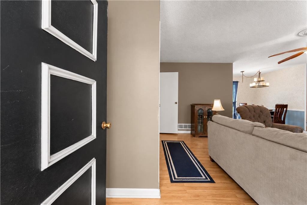 280 Strickland Road Alpharetta, GA 30004 - Photo 5 of 78 Gallery Image 5