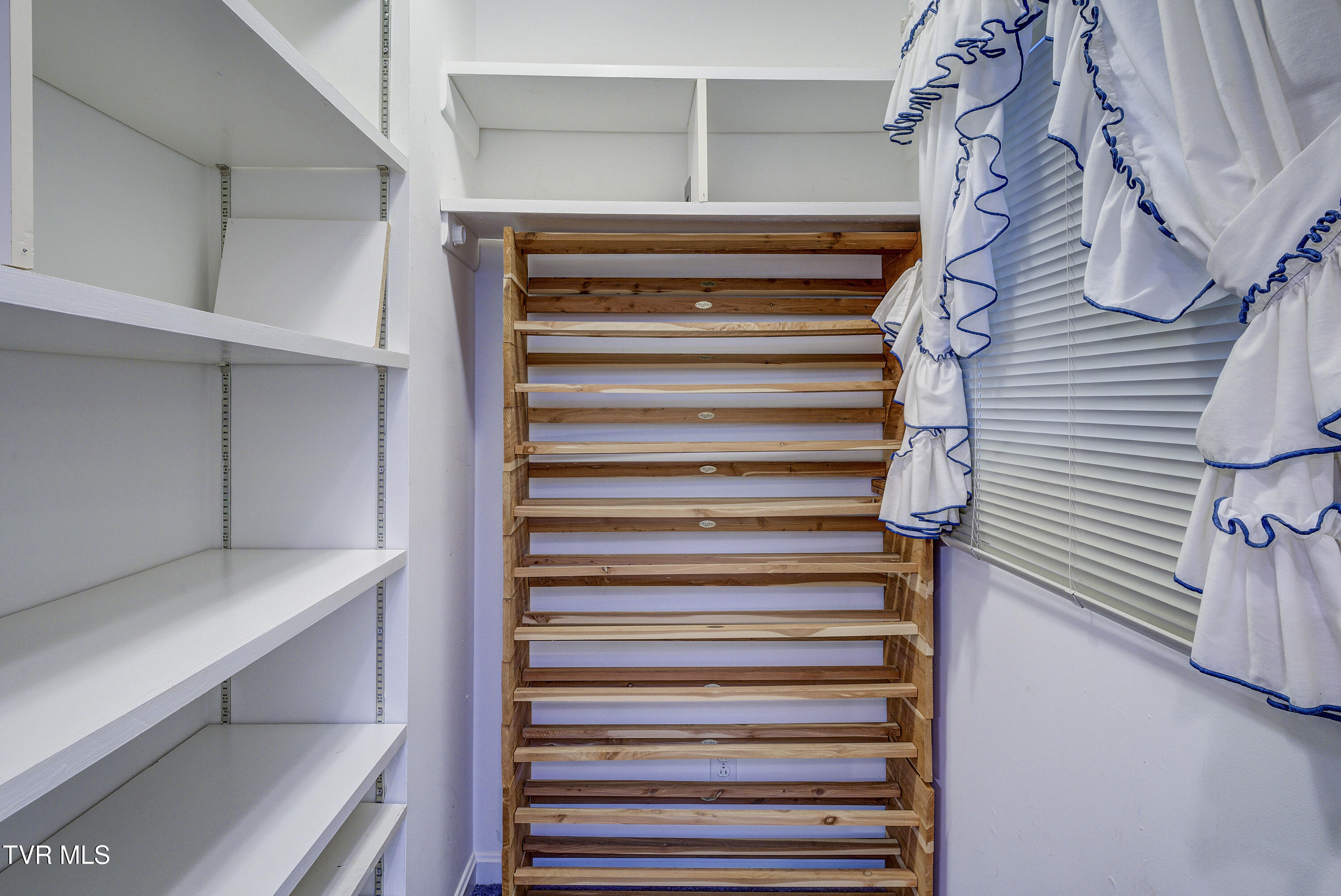 1710 Sundale Road Johnson City, TN 37604 - Photo 36 of 66 SundaleDr-48