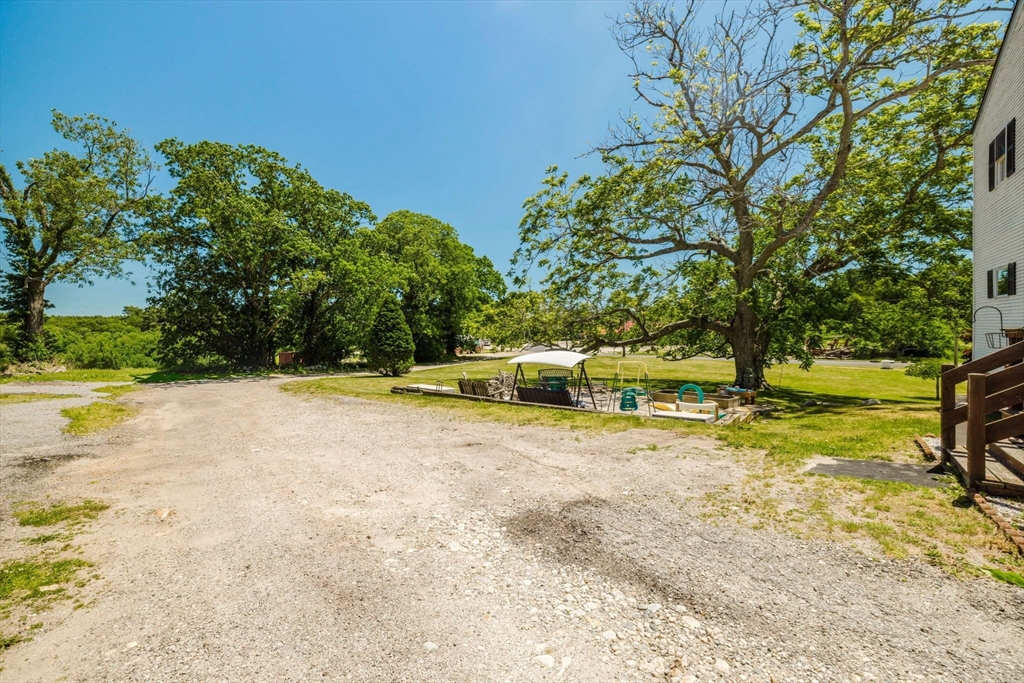 706 Gifford Road Westport, MA 02790 - Photo 7 of 38