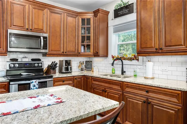 $325,000 | 196 8th Avenue, New London, NC 28127