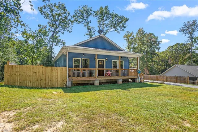 $325,000 | 196 8th Avenue, New London, NC 28127