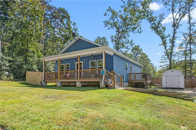 $325,000 | 196 8th Avenue, New London, NC 28127