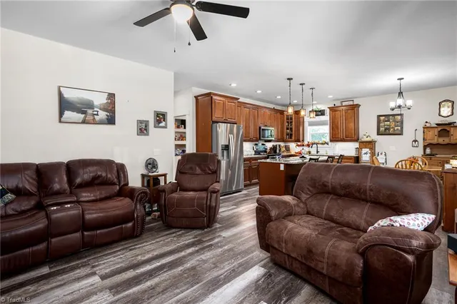 $322,500 | 196 8th Avenue, New London, NC 28127