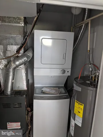 a close up view of washer and dryer