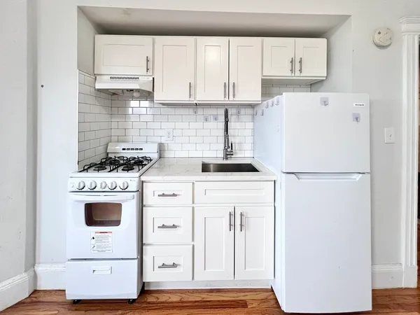 $2,000 | 1330 Commonwealth Avenue, Unit 26, Boston, MA 02134