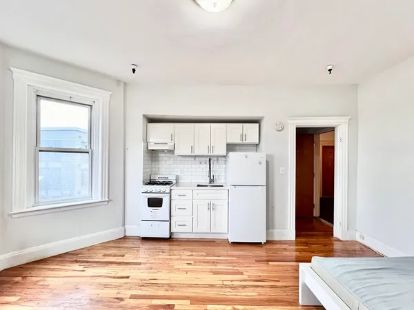 $2,000 | 1330 Commonwealth Avenue, Unit 26, Boston, MA 02134