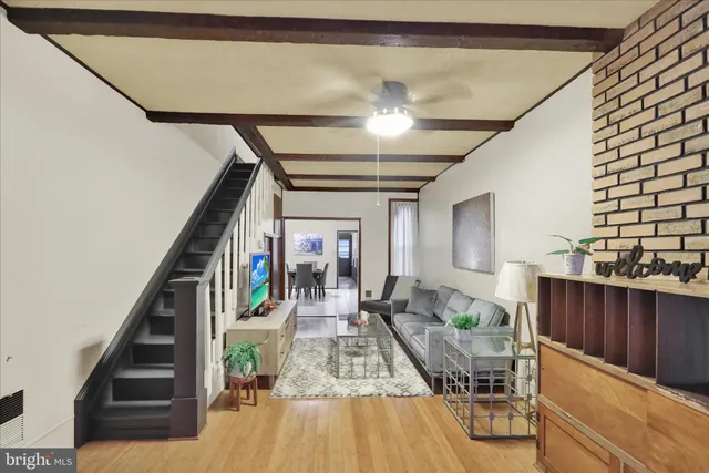 a view of entryway and hall