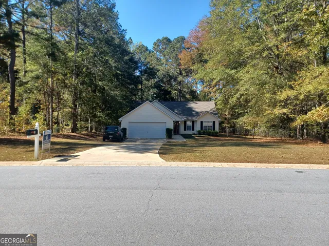 $295,000 | 15 Saddlebrook Way, Senoia, GA 30276