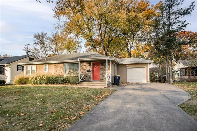 $350,000 | 8004 Jarboe Street, Kansas City, MO 64114
