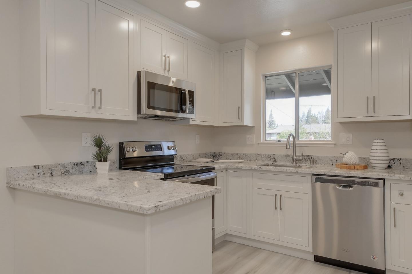 50 East Middlefield Road, Unit 22 Mountain View, CA 94043 - Photo 7 of 14
