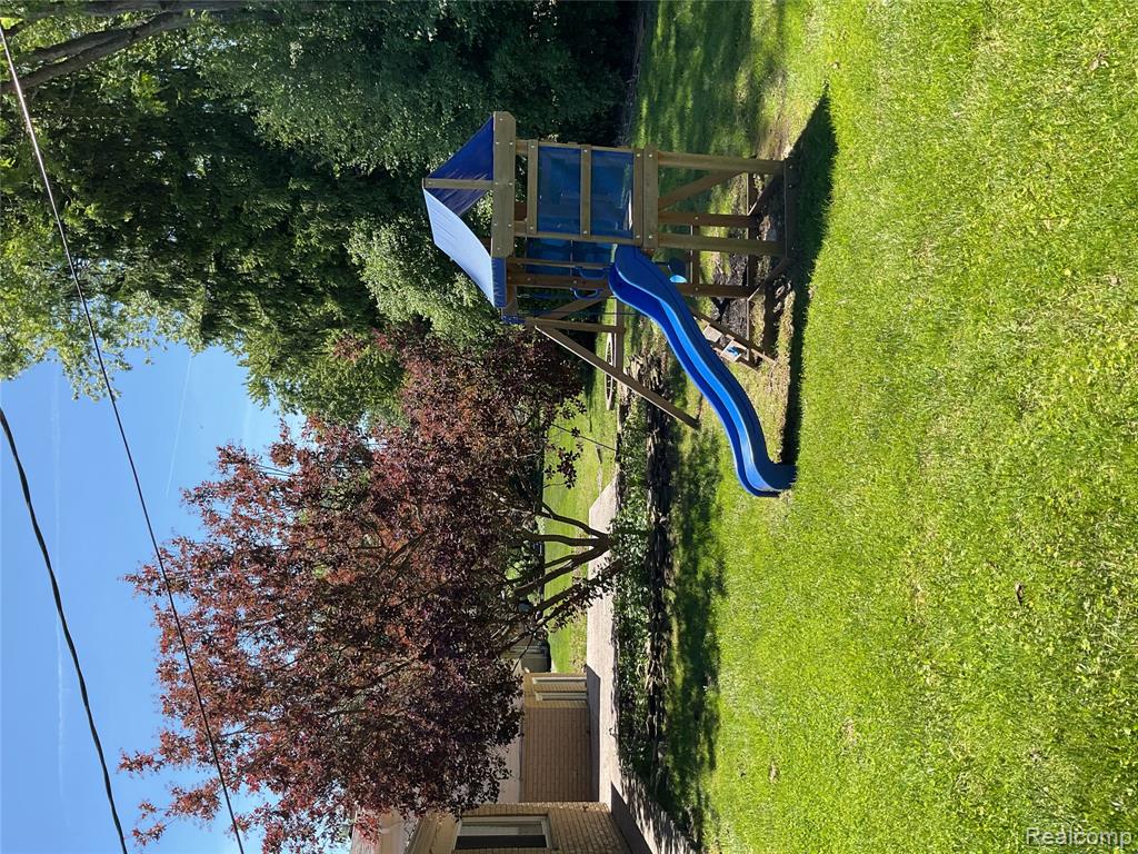 7096 Riverstone Road West Bloomfield, MI 48322 - Photo 19 of 26