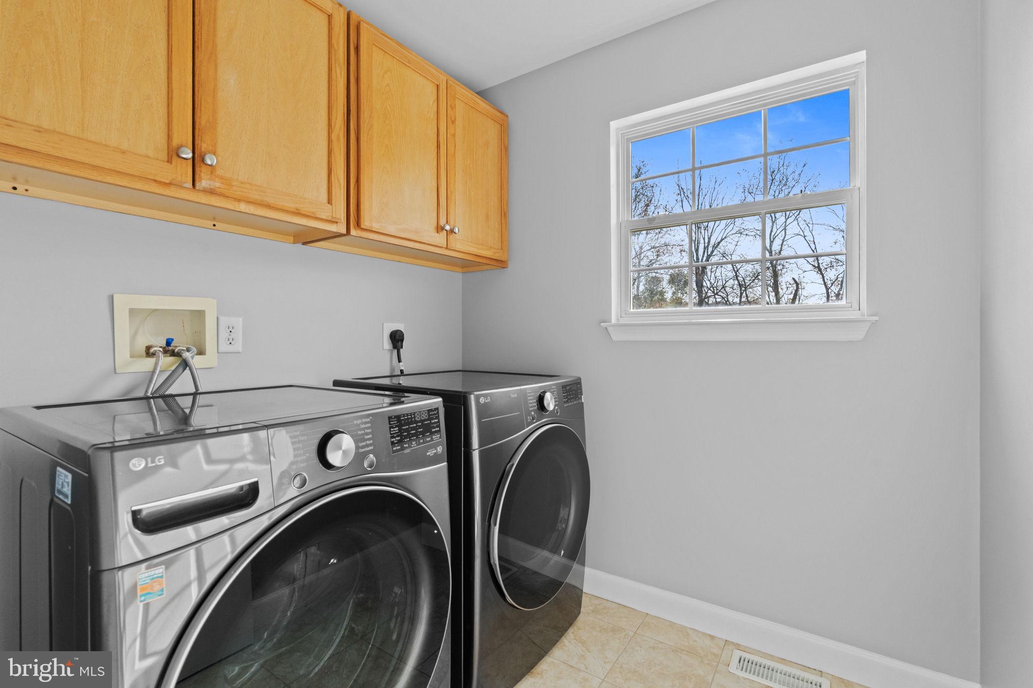 1014 Daisy Drive Temple, PA 19560 - Photo 25 of 83 a utility room with dryer and washer