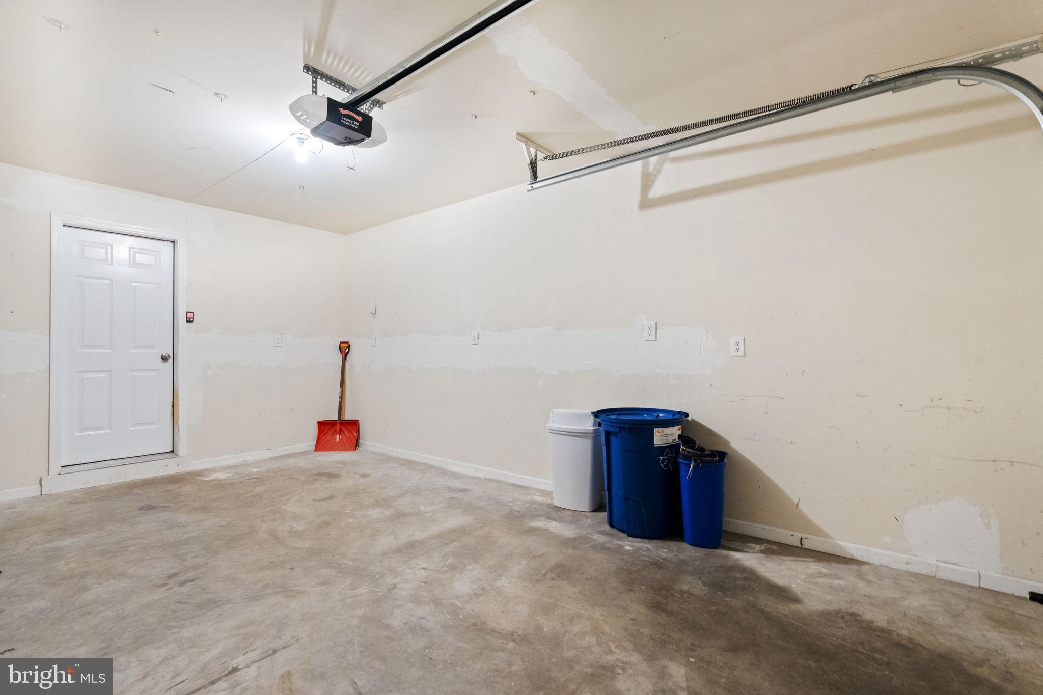 1014 Daisy Drive Temple, PA 19560 - Photo 26 of 83 a view of empty room with air conditioner and window