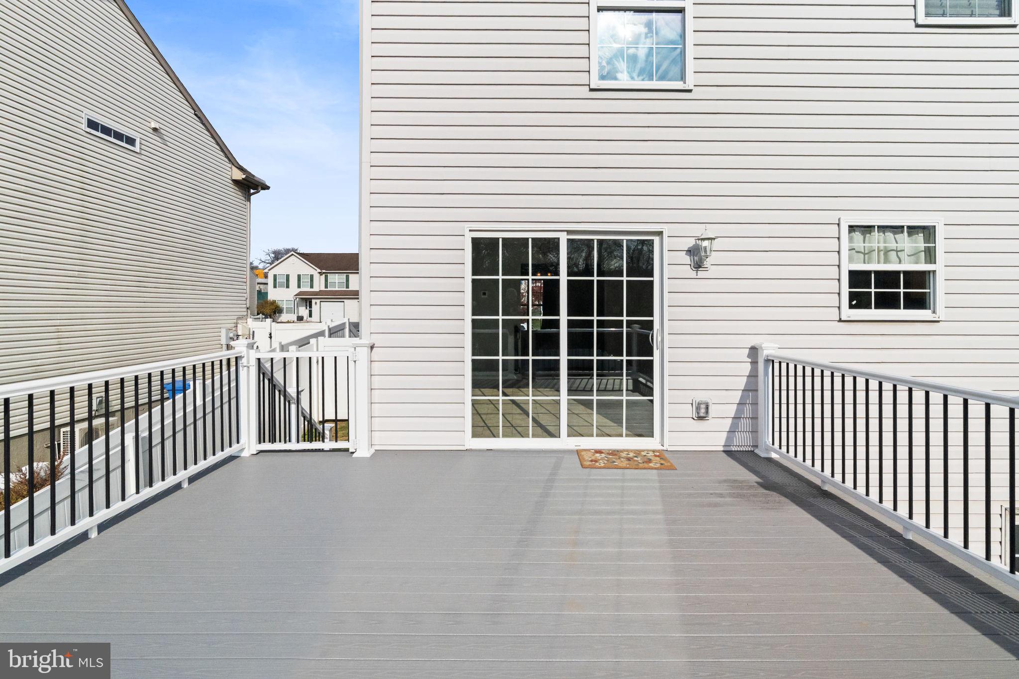 1014 Daisy Drive Temple, PA 19560 - Photo 34 of 83 Trex Deck