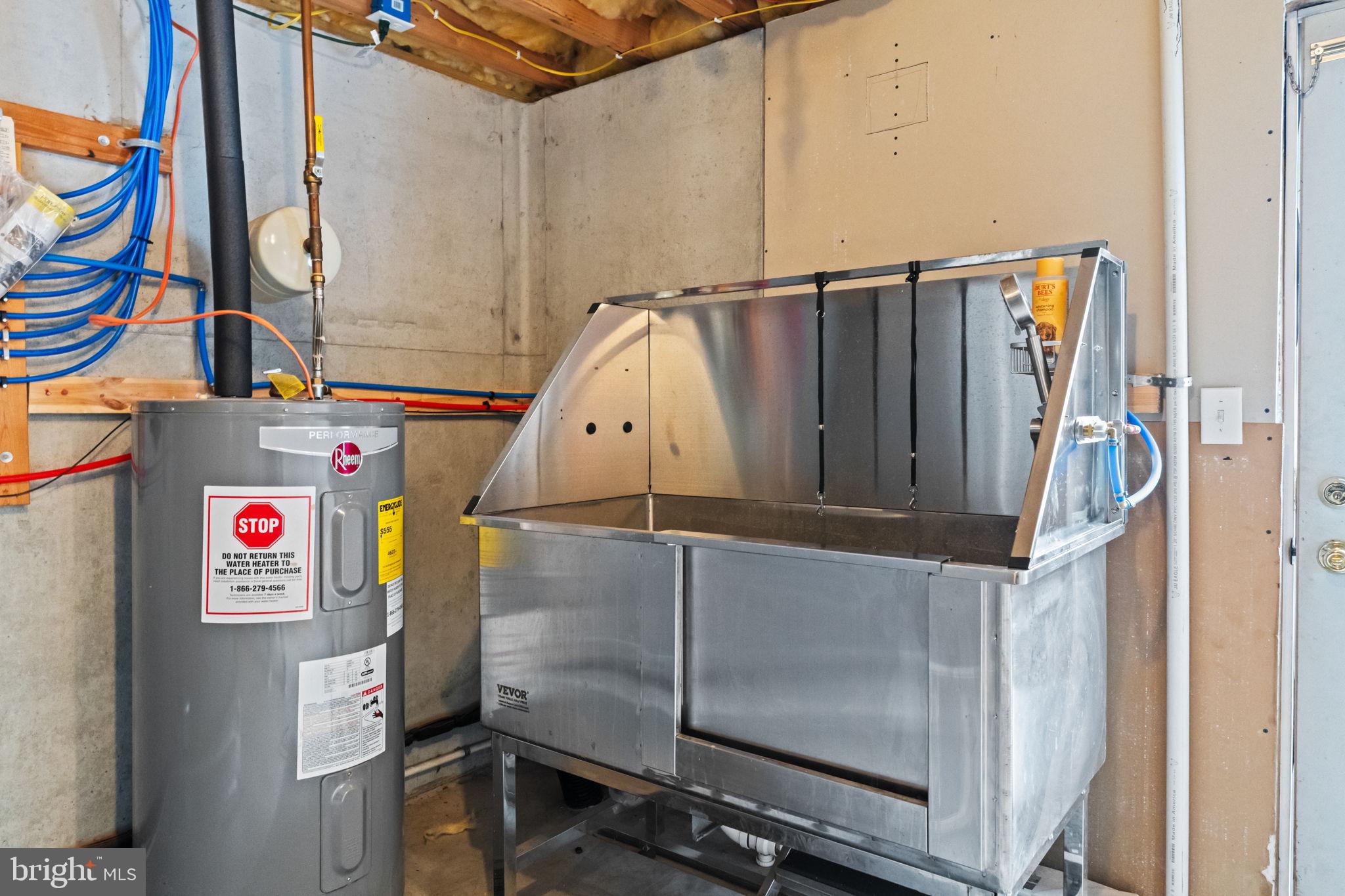 1014 Daisy Drive Temple, PA 19560 - Photo 47 of 83 Professional Dog Wash Station