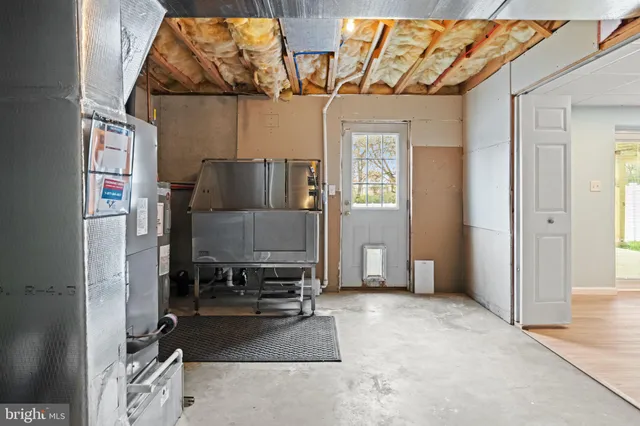 a picture of a bench in front of door