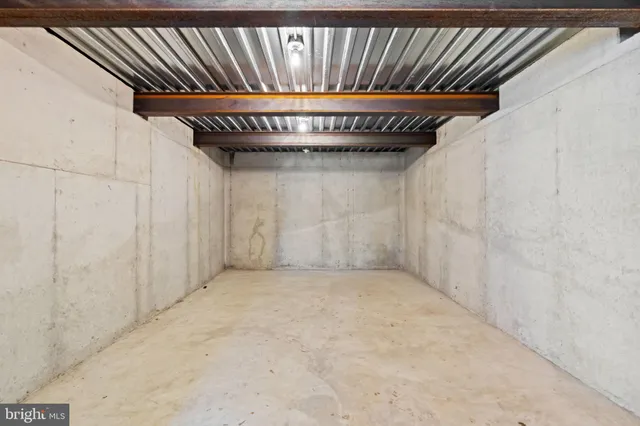 a picture of a wall with a white wall