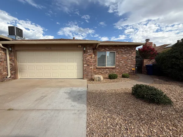 $2,400 | 9212 Admiral Lowell Avenue Northeast, Albuquerque, NM 87111
