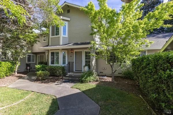 $945,000 | 100 Valley Club Circle, Napa, CA 94558