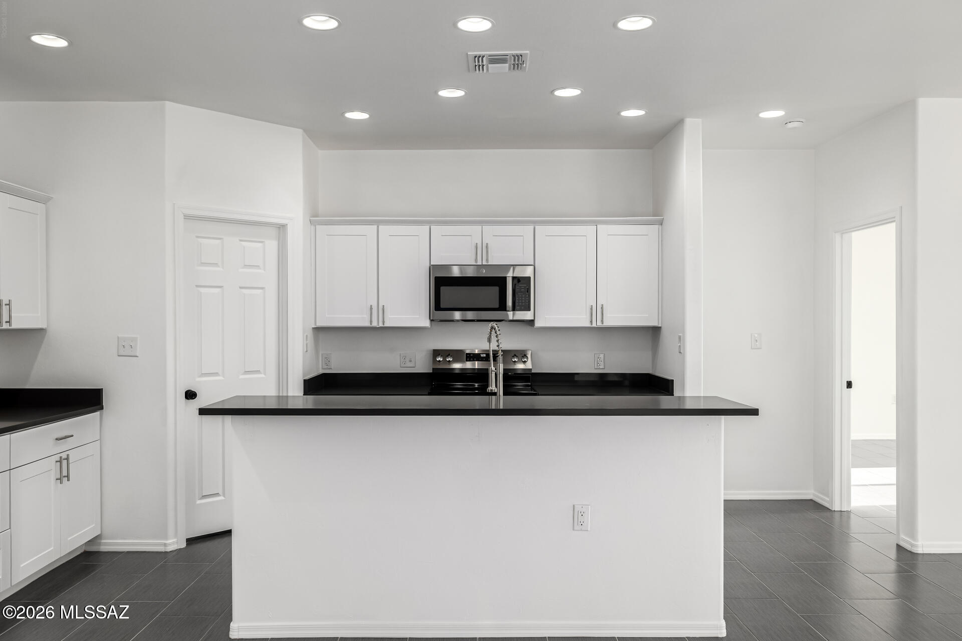 5738 East Hermans Road Tucson, AZ 85756 - Photo 14 of 50