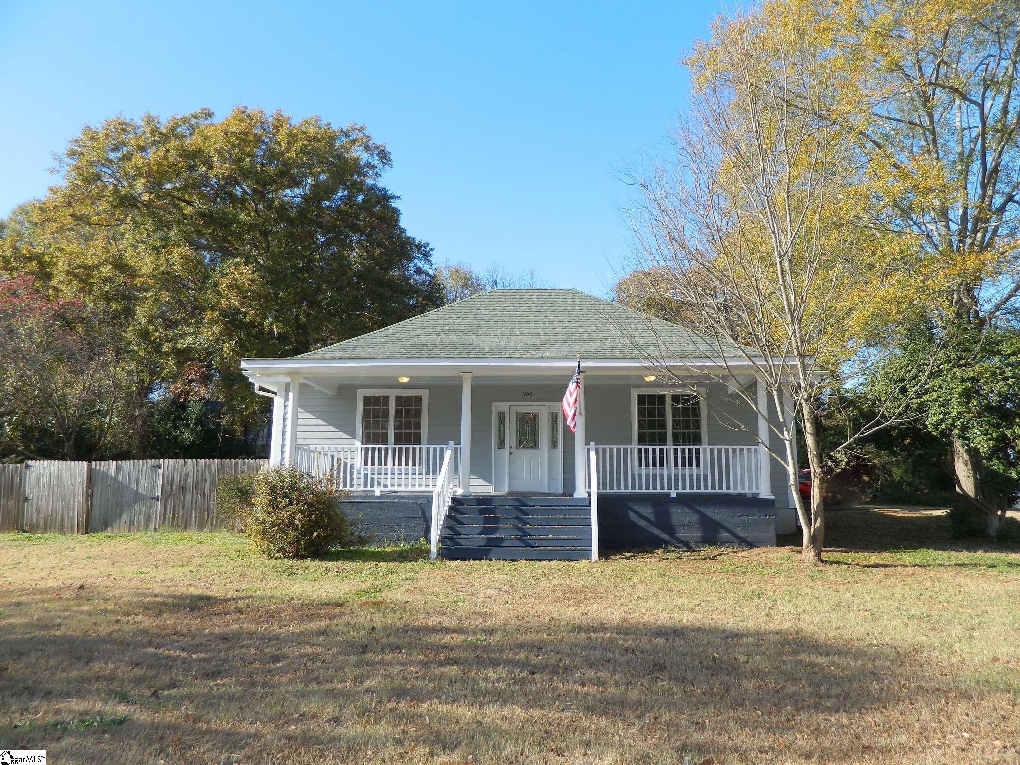 909 Brown Road Anderson, SC 29621 - Photo 1 of 35