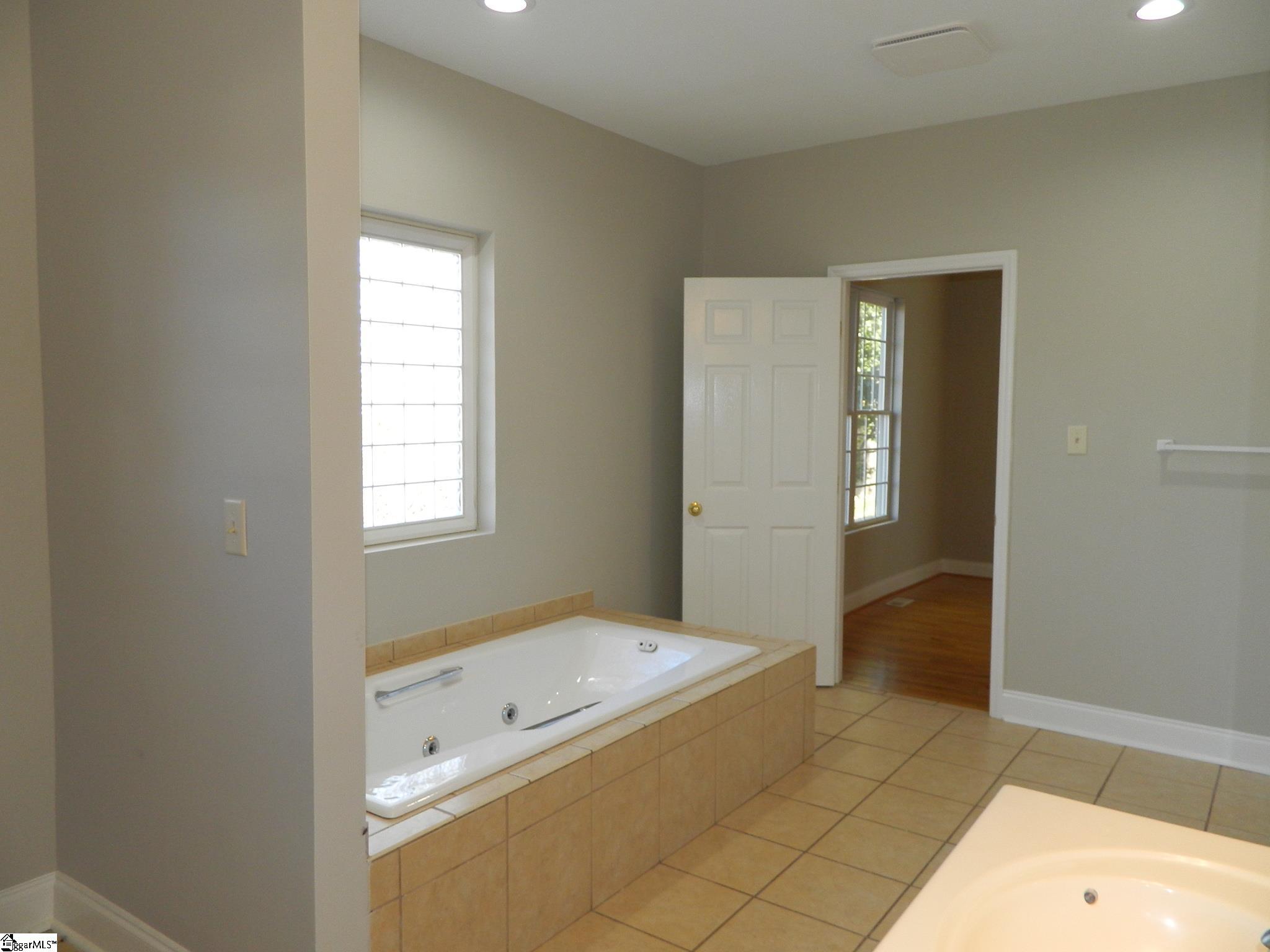 909 Brown Road Anderson, SC 29621 - Photo 12 of 35