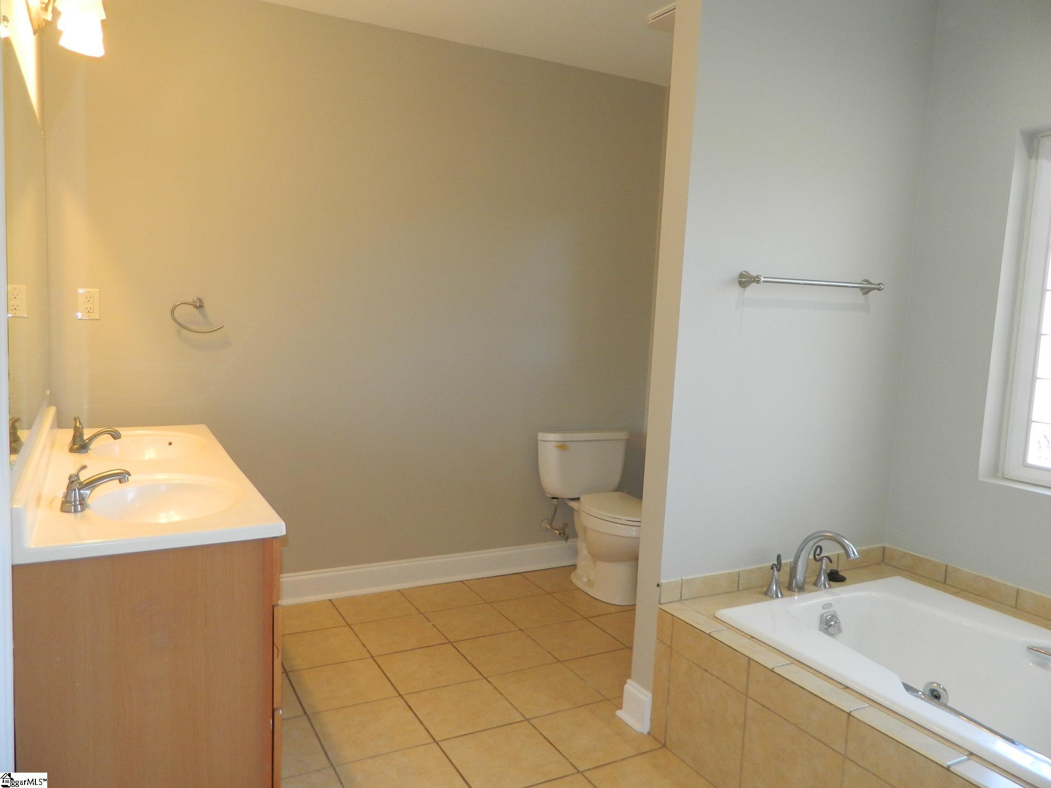 909 Brown Road Anderson, SC 29621 - Photo 13 of 35