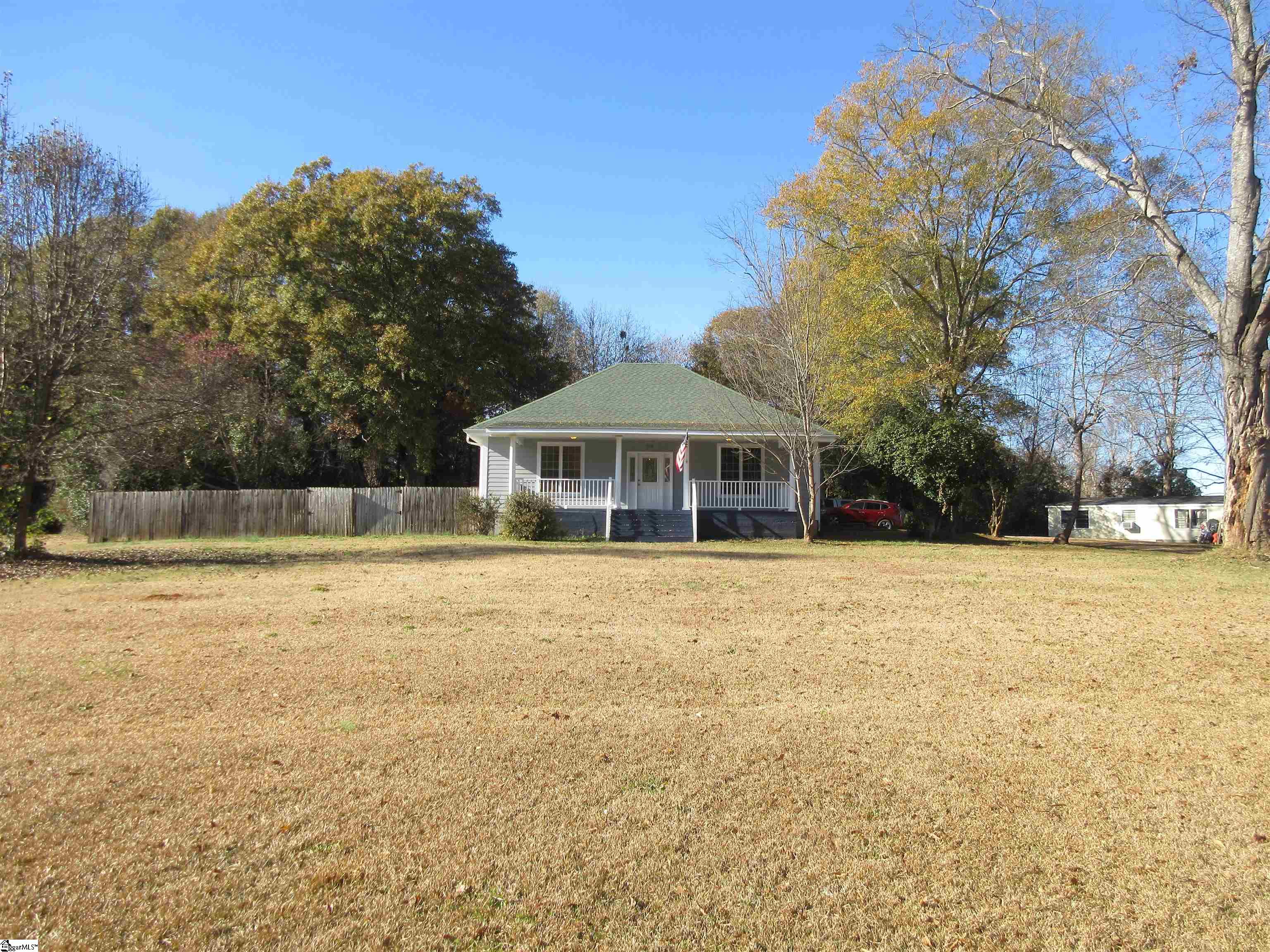 909 Brown Road Anderson, SC 29621 - Photo 3 of 35