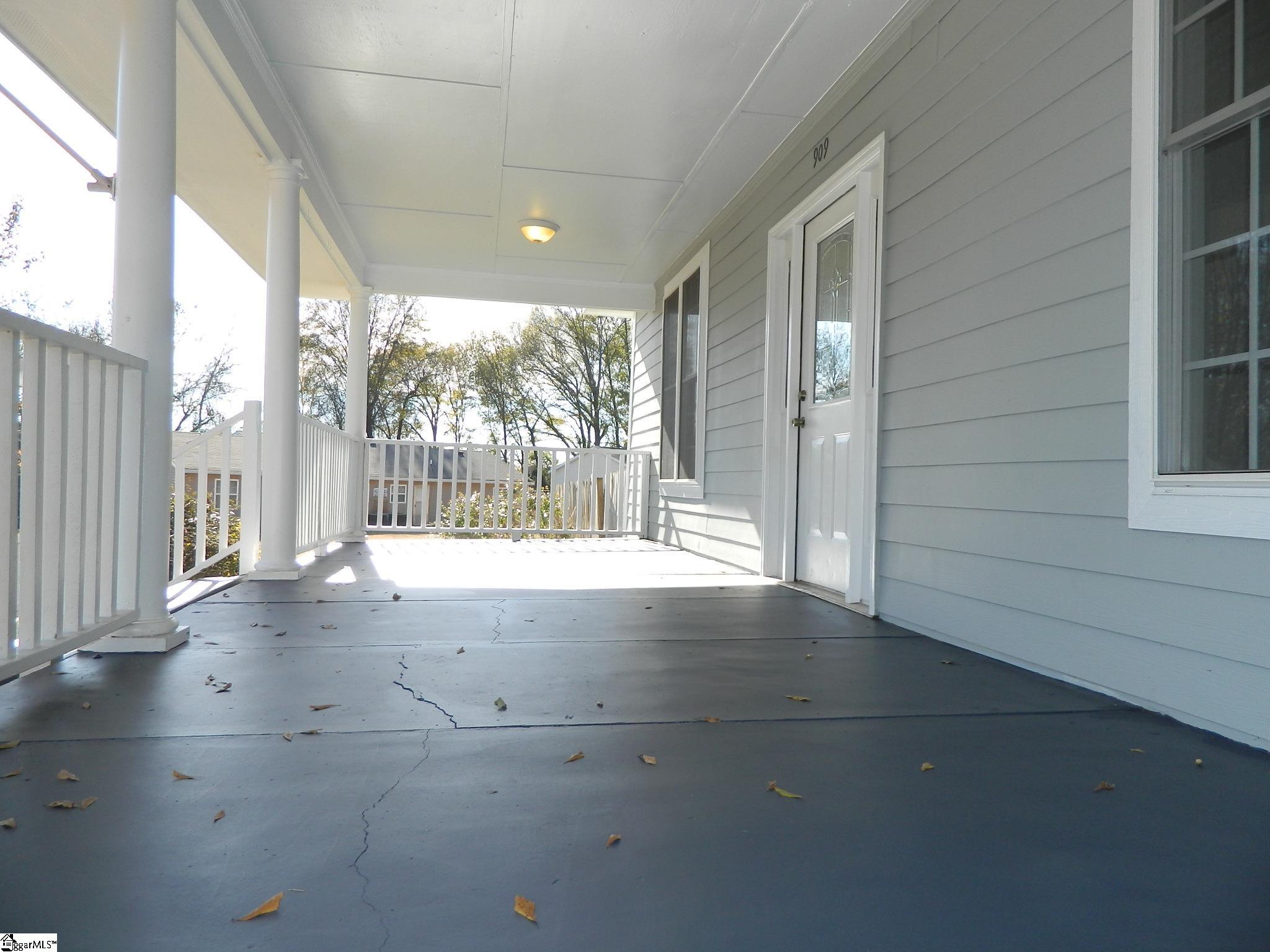 909 Brown Road Anderson, SC 29621 - Photo 4 of 35