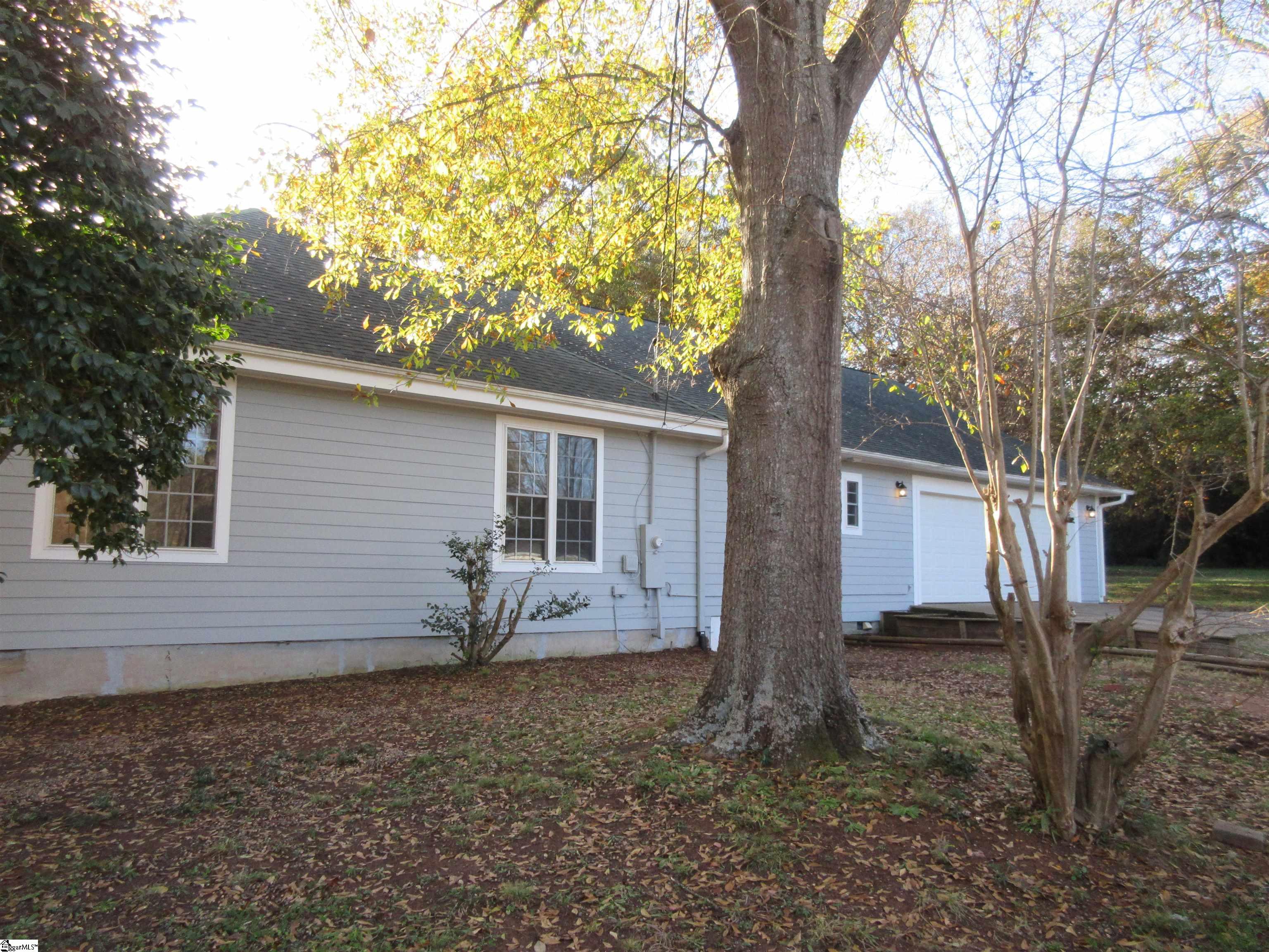 909 Brown Road Anderson, SC 29621 - Photo 32 of 35