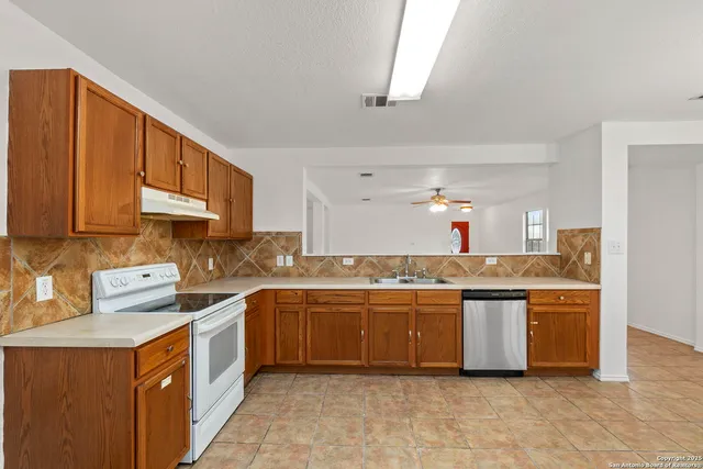 $269,000 | 620 Waterleaf Boulevard, Kyle, TX 78640