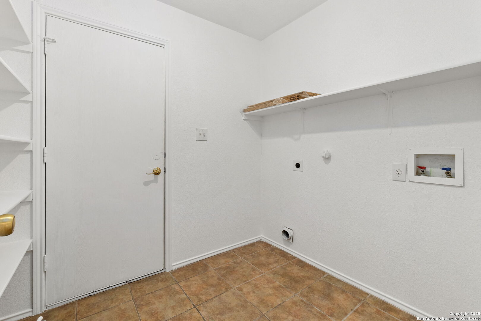 620 Waterleaf Boulevard Kyle, TX 78640 - Photo 23 of 34 a view of an empty room