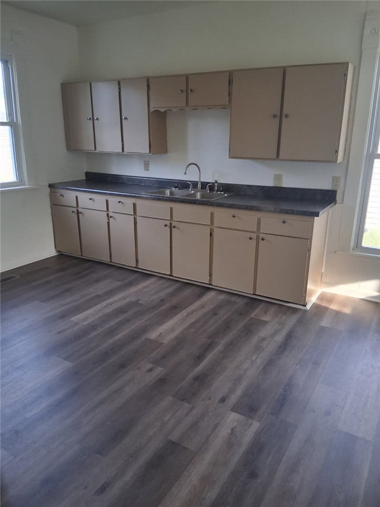 305 East 8th Street Georgetown, IL 61846 - Photo 5 of 12 Gallery Image 5