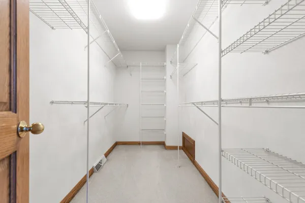 $390,000 | 3050 Hunters Place, Oshkosh, WI 54904