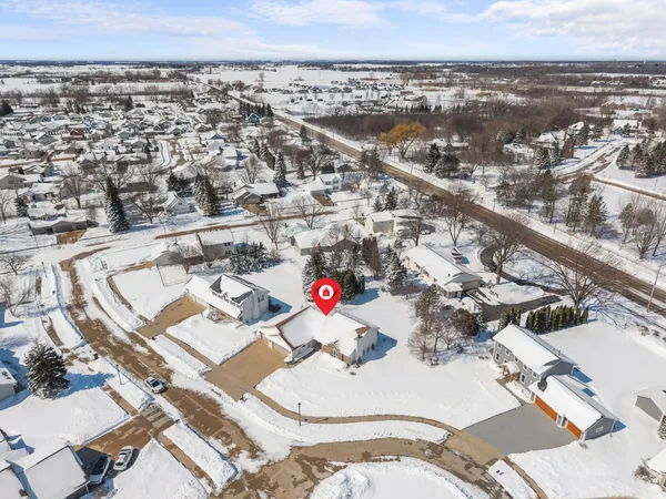 $390,000 | 3050 Hunters Place, Oshkosh, WI 54904