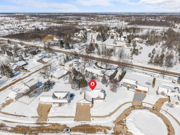 $390,000 | 3050 Hunters Place, Oshkosh, WI 54904