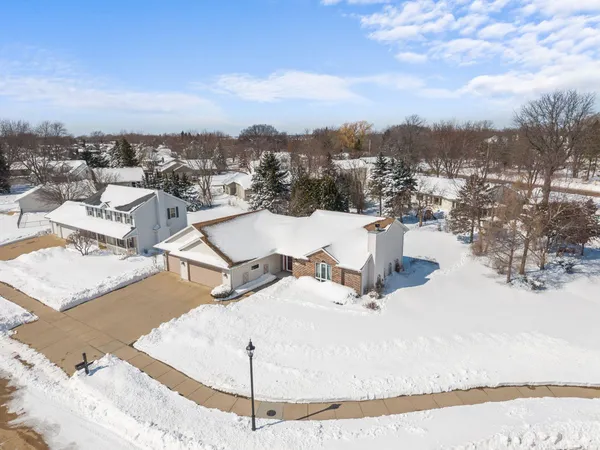 $390,000 | 3050 Hunters Place, Oshkosh, WI 54904