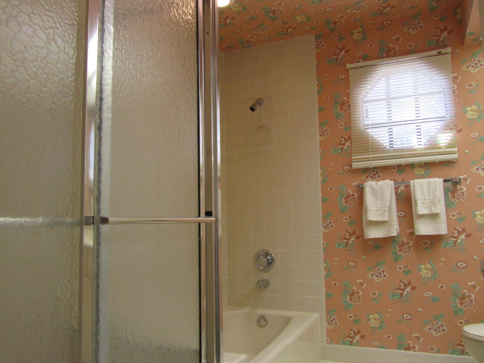 22680 Caravelle Circle Boca Raton, FL 33433 - Photo 22 of 27 Upstairs bathroom