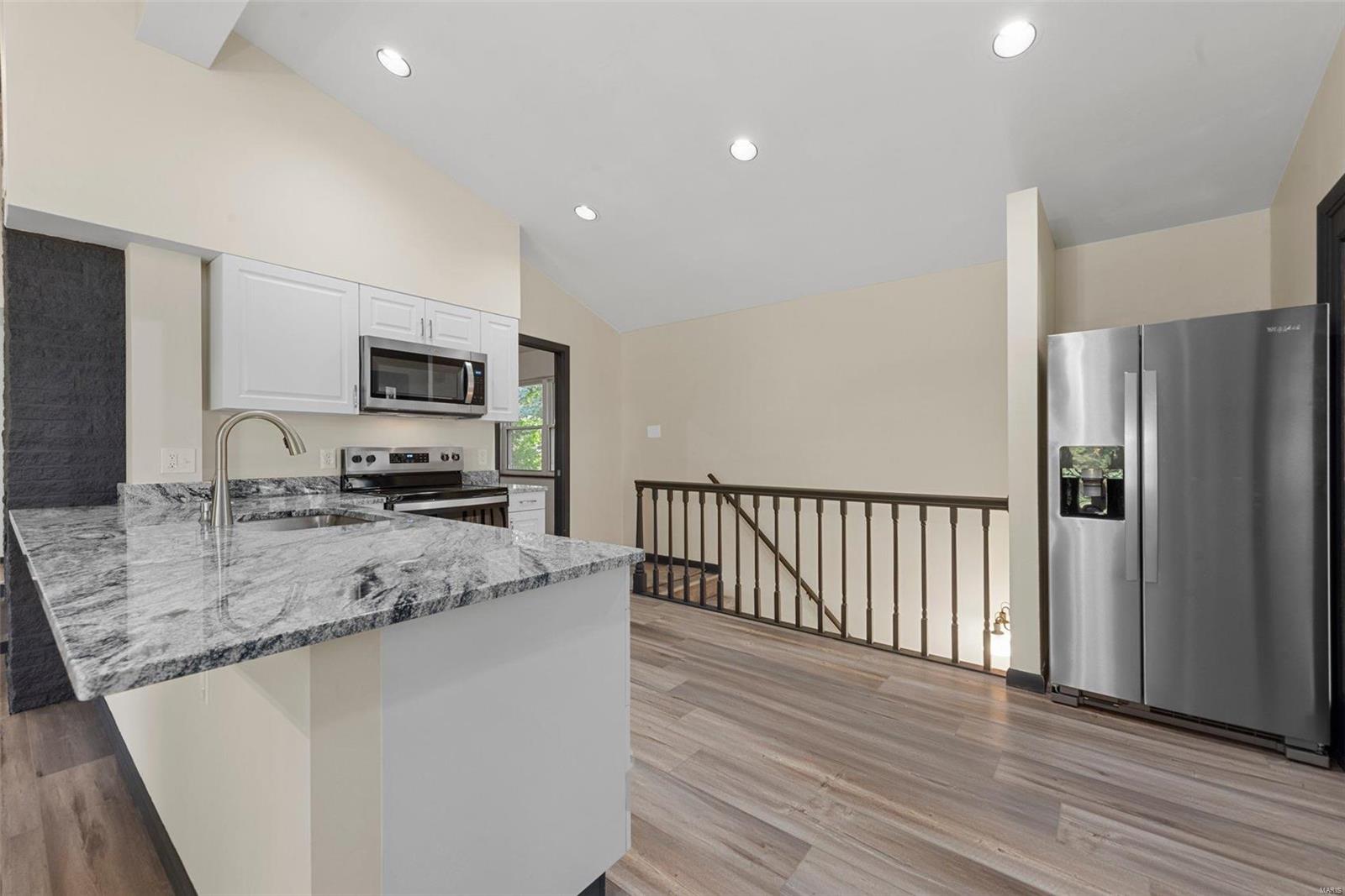 48 Green Acres Road St. Louis, MO 63137 - Photo 13 of 30