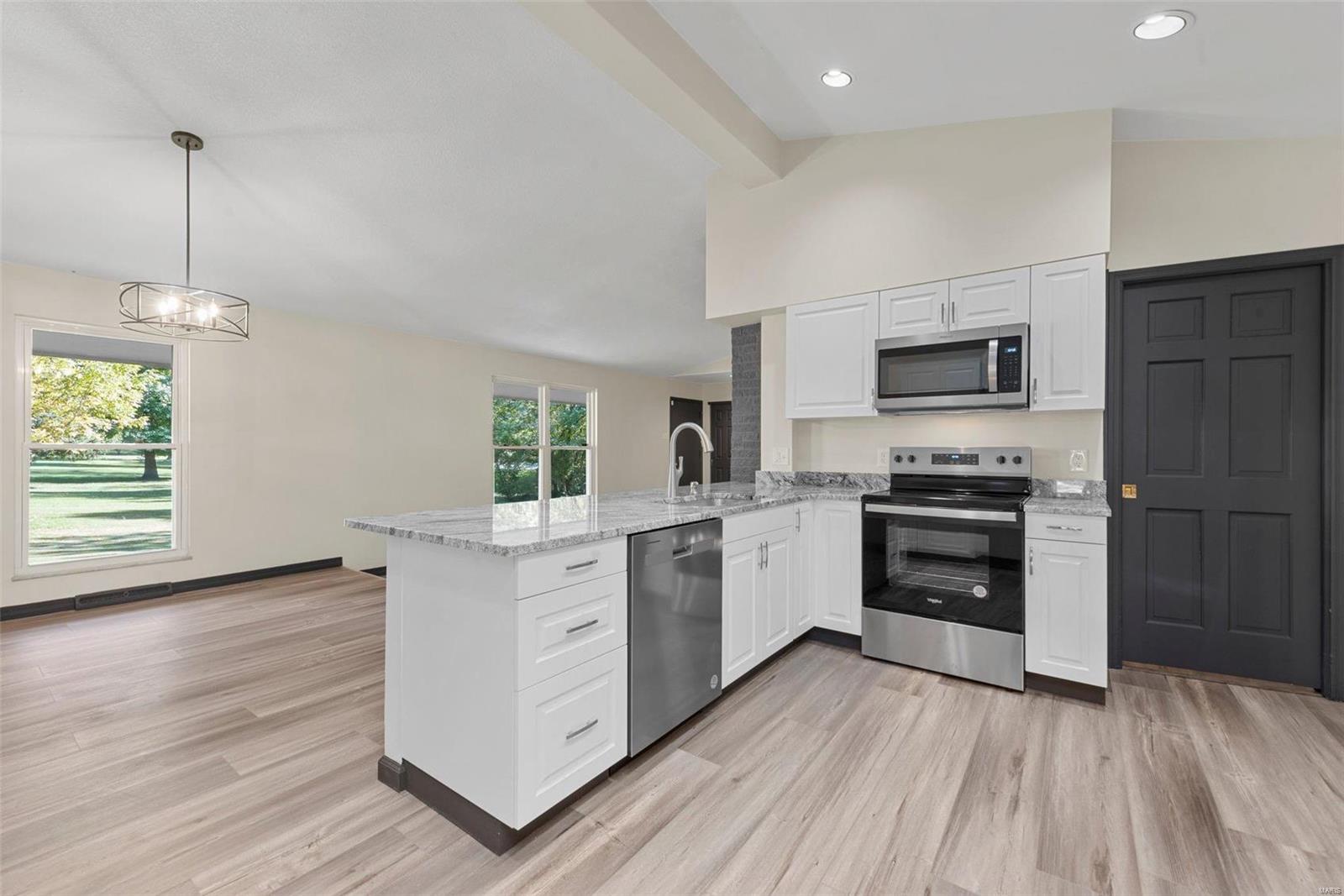 48 Green Acres Road St. Louis, MO 63137 - Photo 14 of 30