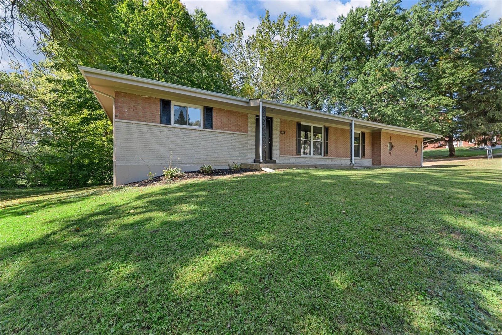48 Green Acres Road St. Louis, MO 63137 - Photo 2 of 30