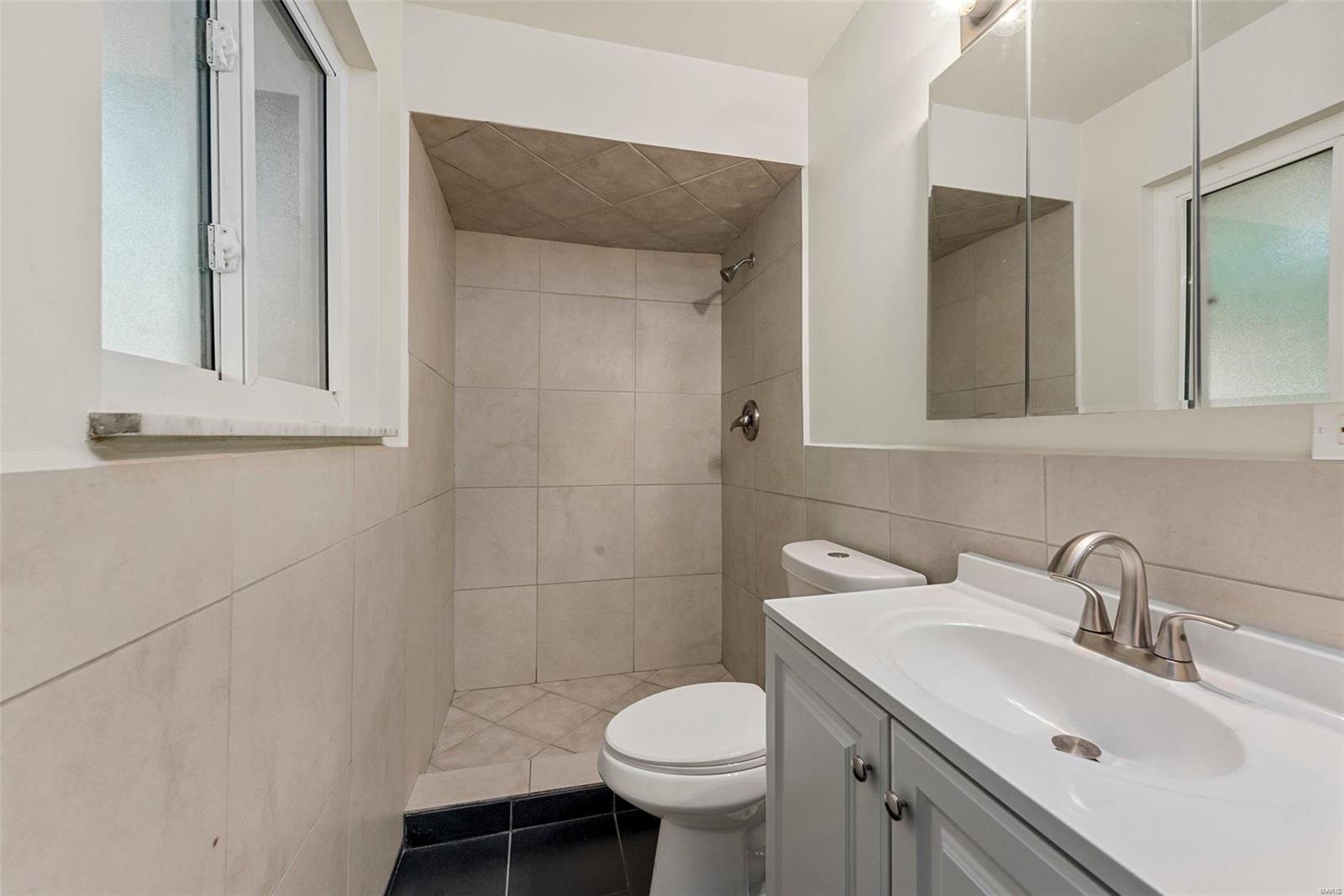 48 Green Acres Road St. Louis, MO 63137 - Photo 23 of 30