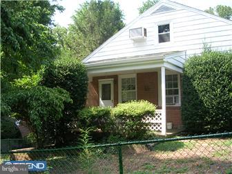 97 Duncan Lane Springfield, PA 19064 - Photo 3 of 12 Exterior Side